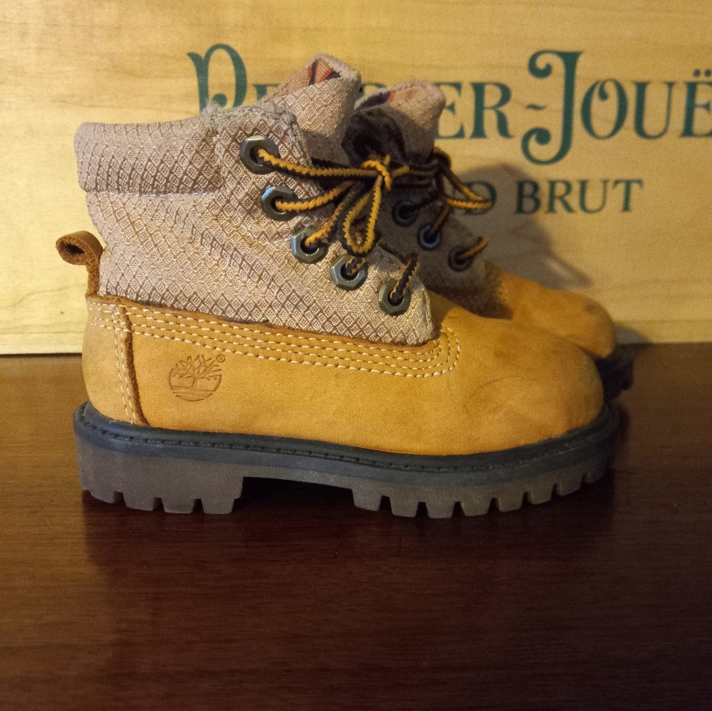 Baby Timberlands toddlers size 6